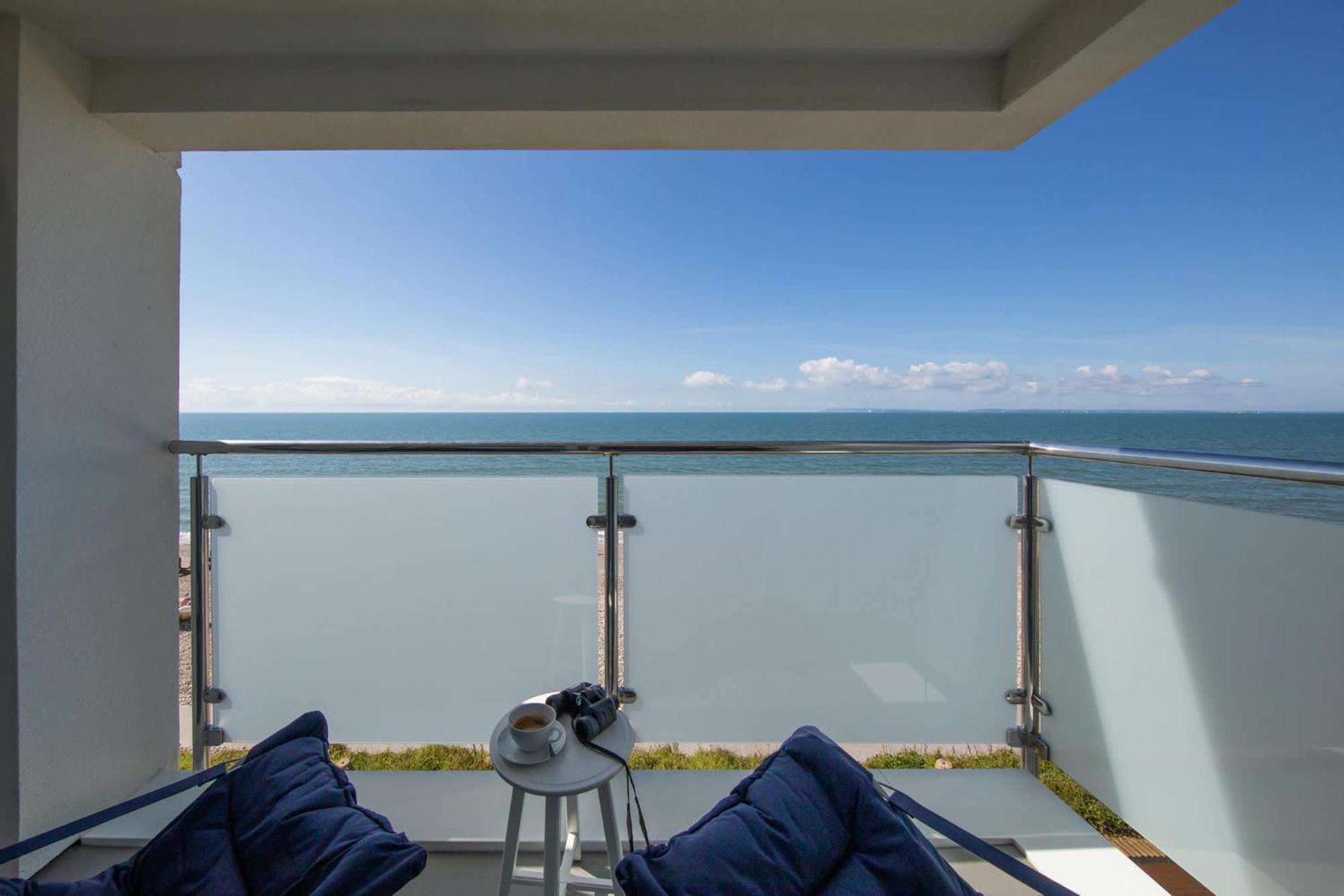 High-End Beachfront Getaway Sea View King Bed イースト・ウィッタリング エクステリア 写真