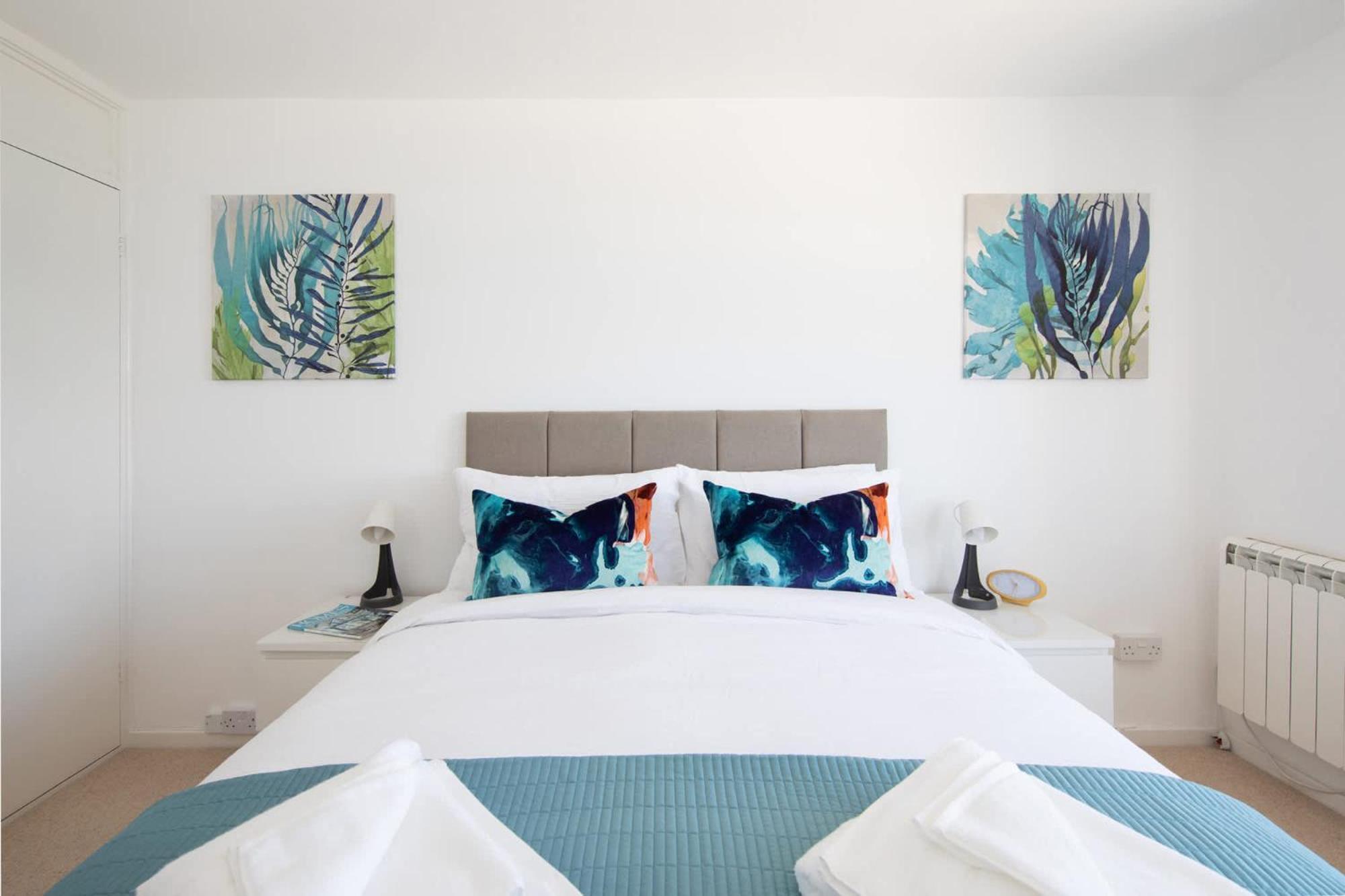 High-End Beachfront Getaway Sea View King Bed イースト・ウィッタリング エクステリア 写真