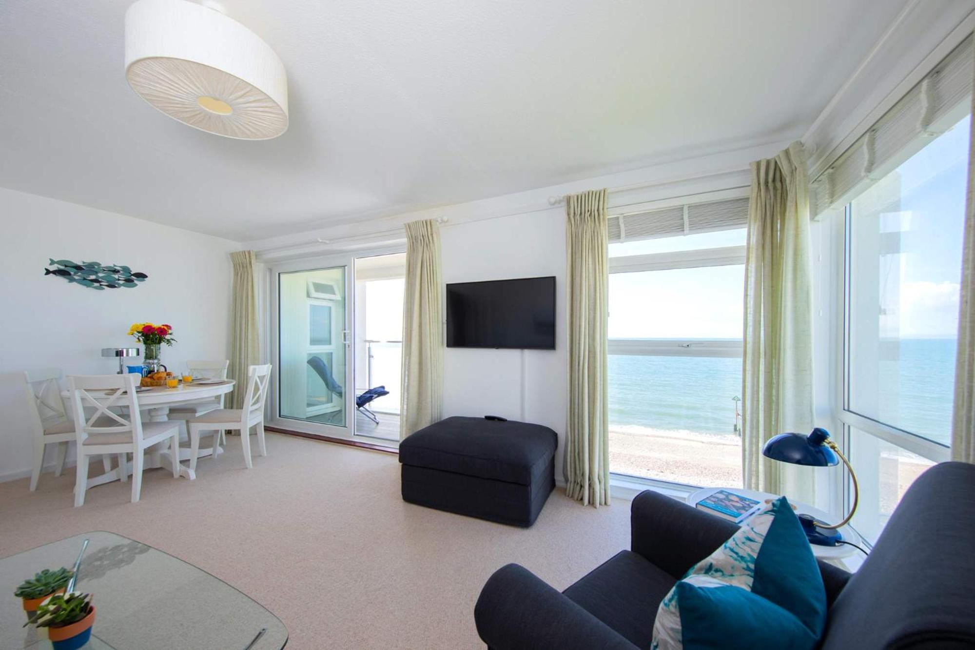High-End Beachfront Getaway Sea View King Bed イースト・ウィッタリング エクステリア 写真