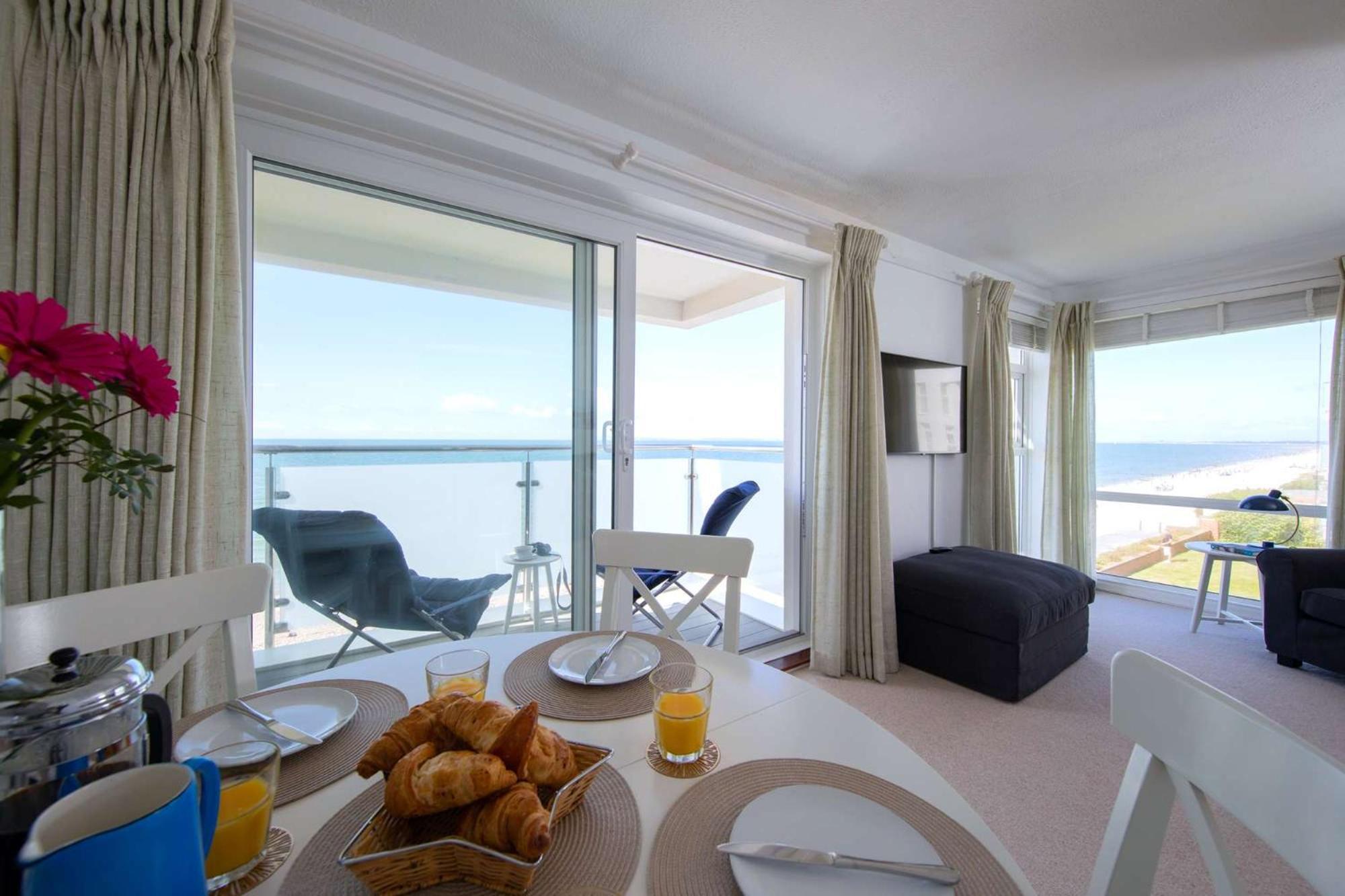High-End Beachfront Getaway Sea View King Bed イースト・ウィッタリング エクステリア 写真